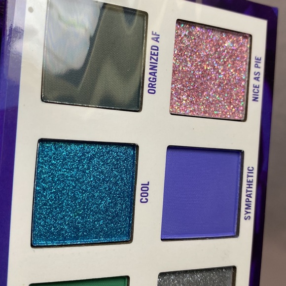 NWT SAPPHIRE SEPTEMBER BH COSMETICS EYESHADOW PALETTE UNTOUCHED SEALED EXCELLENT - Picture 3 of 5